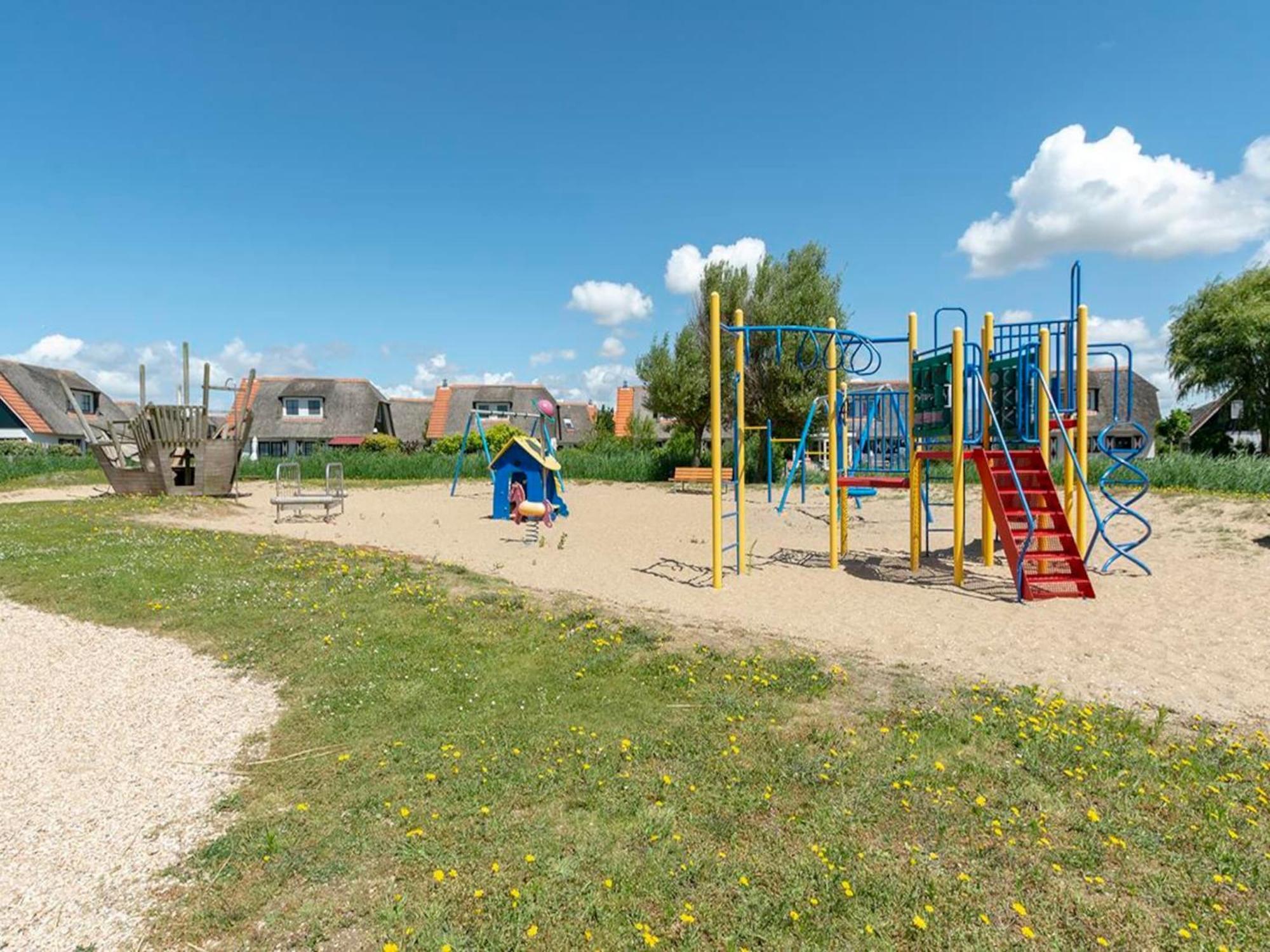 Holiday Villa With Fenced Garden Каллантсог Экстерьер фото